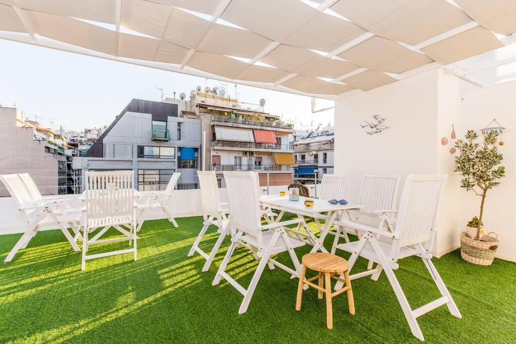 Neoclassical Flat With 2 Bedrooms In Piraeus Exterior photo